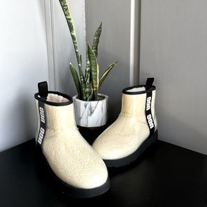 NWOT Ugg classic clear mini boots